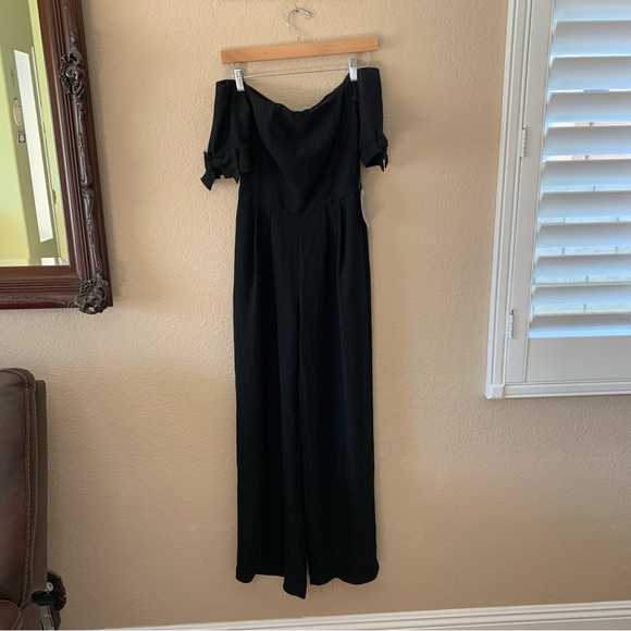 NEW Gal Meets Glam Meredith Jumpsuit - Picture 10 of 15